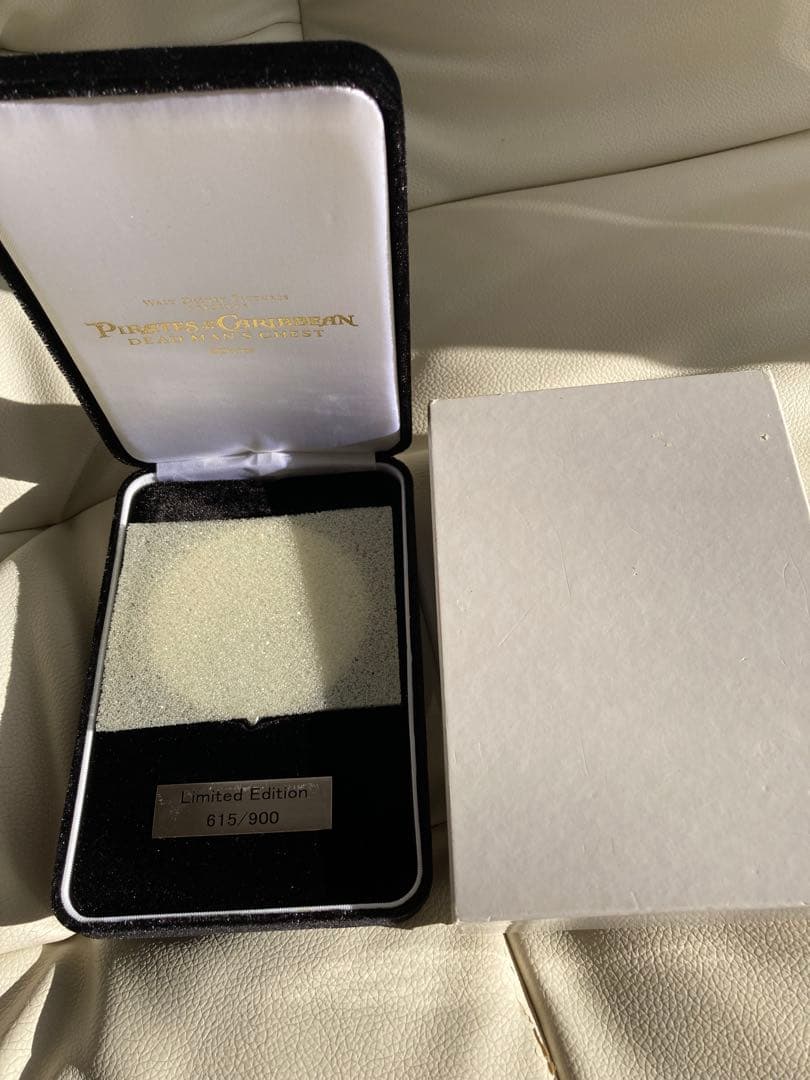 パイレーツ・オブ・カリビアン　純銀製メダル　約113g