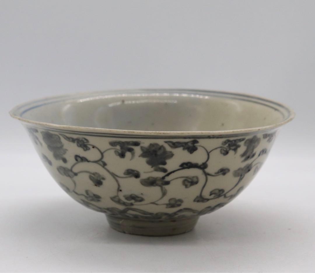 中国　明時代初期　染付　花卉如意紋大碗　アンティーク　送料込み1005