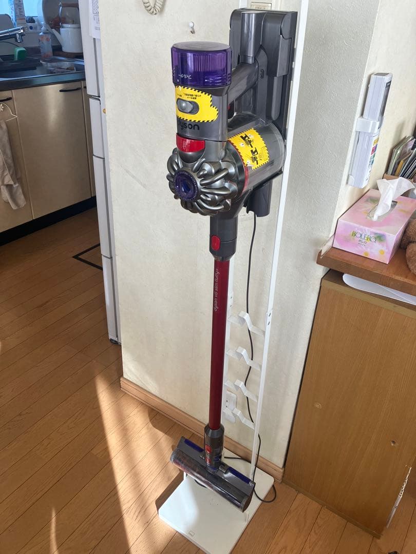 Dyson ダイソン SV10K コードレスクリーナー 掃除機 スタンド付