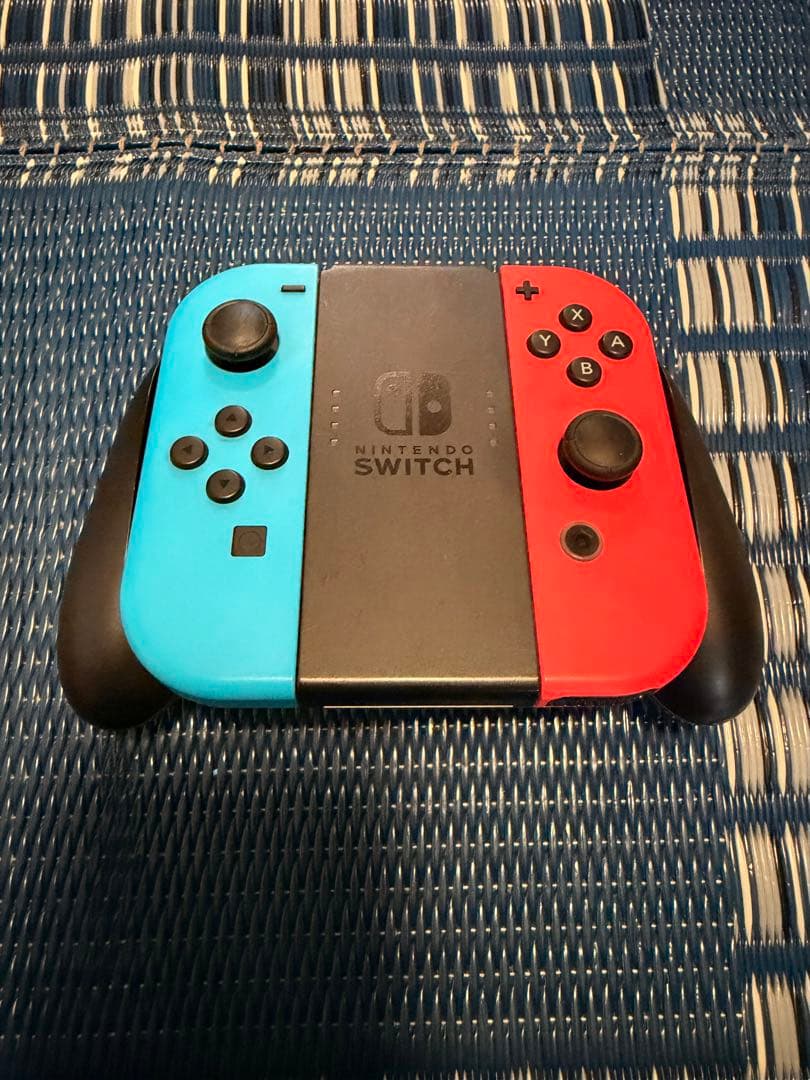 Nintendo Switch 本体 スイッチ フィルム貼付済 ハードカバー付き