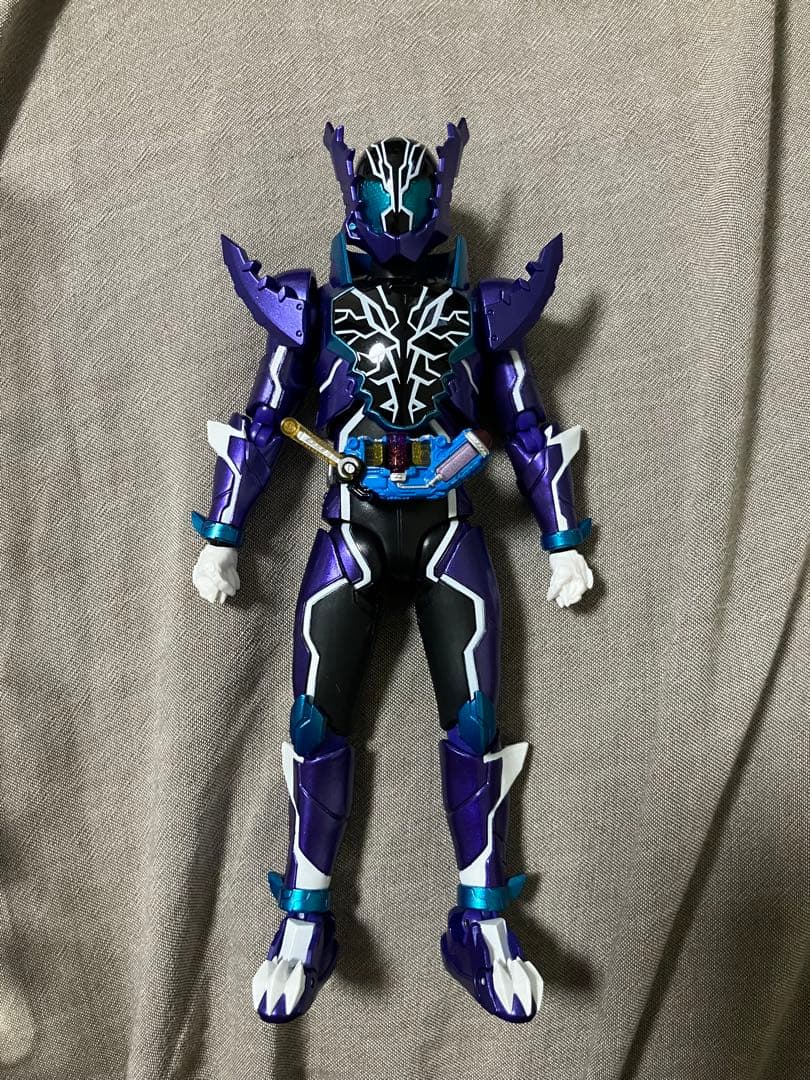 SHFiguarts 仮面ライダーローグ