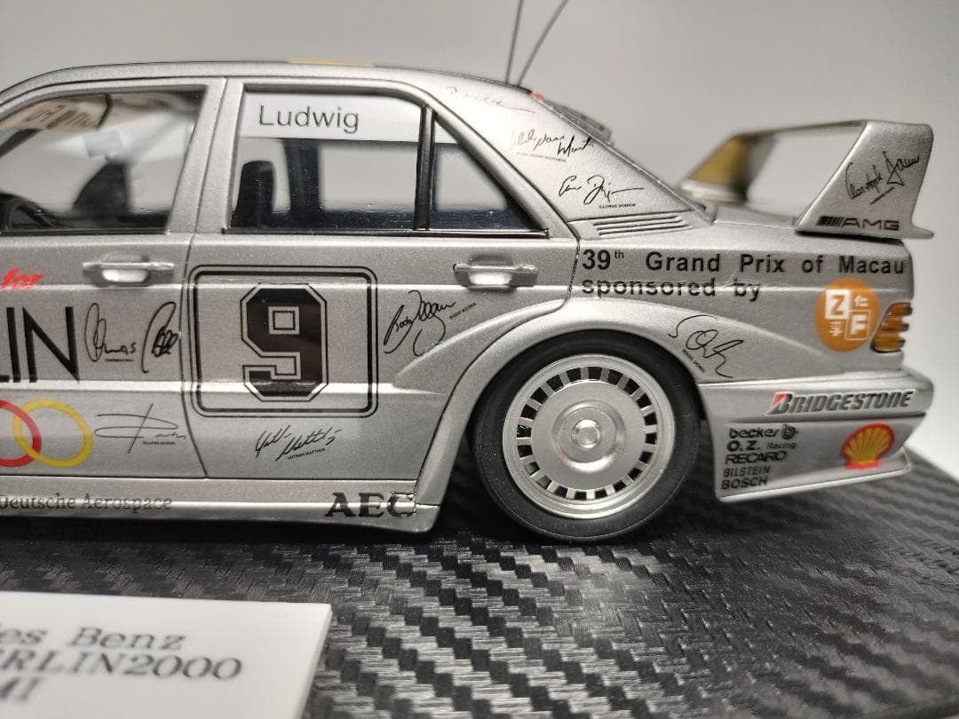 1/24 メルセデスベンツ 190E ベルリン2000 プラモデル 完成品