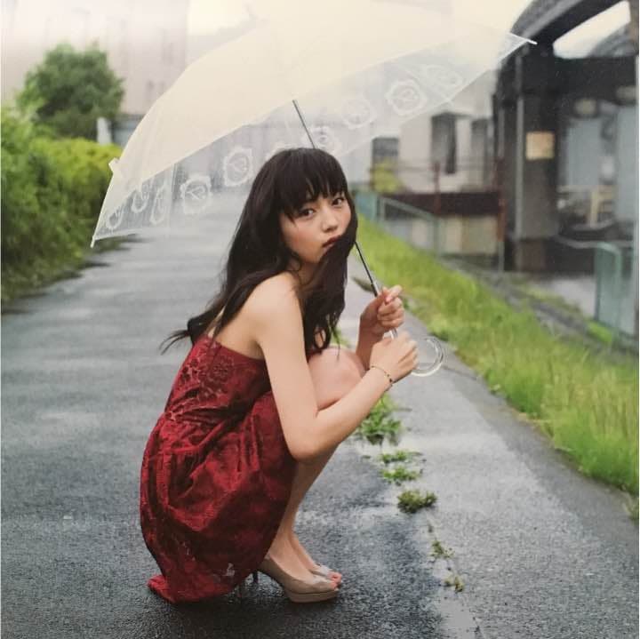 【直筆サイン入り】川口春奈［初版発行］カレンダー