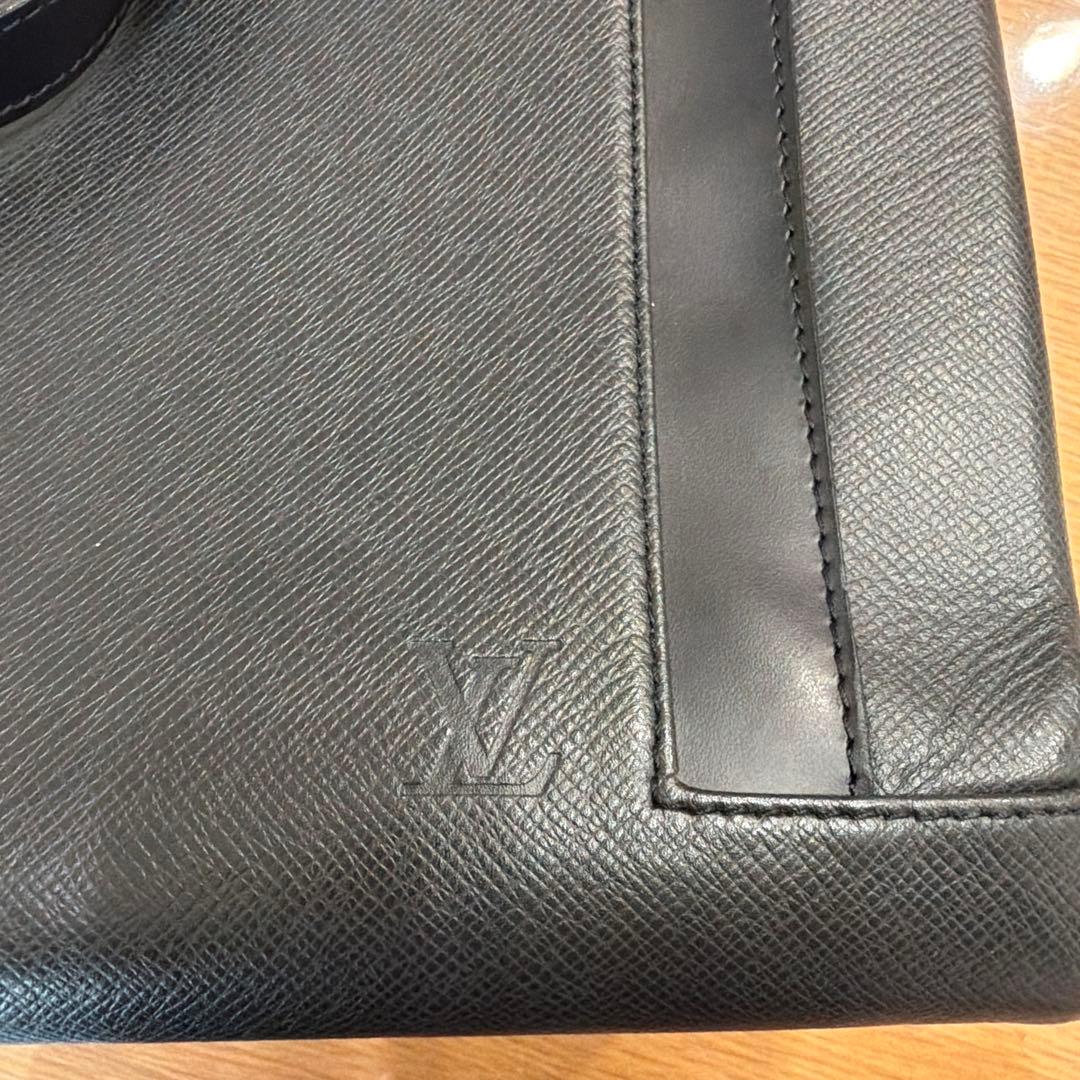 LOUISVUITTONメンズバッグ