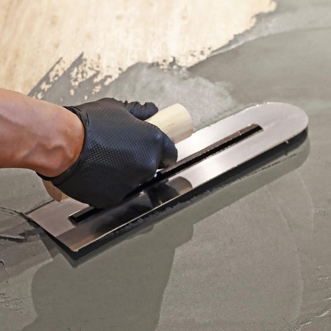 薄塗りモルタル｜ライトグレー｜丸｜円形｜カフェテーブル｜店舗什器｜店舗｜飲食店