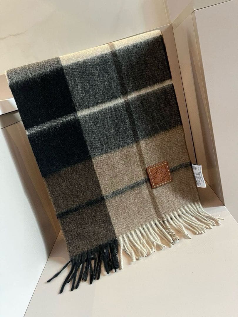 ♡LOEWE マフラー 30×180cm チェック柄♡ LOEWE チェック柄マフラー