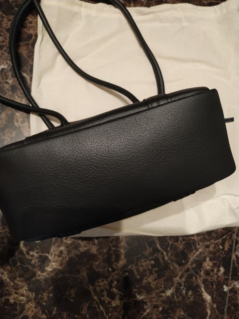 Aeta スクエアショルダーバッグ