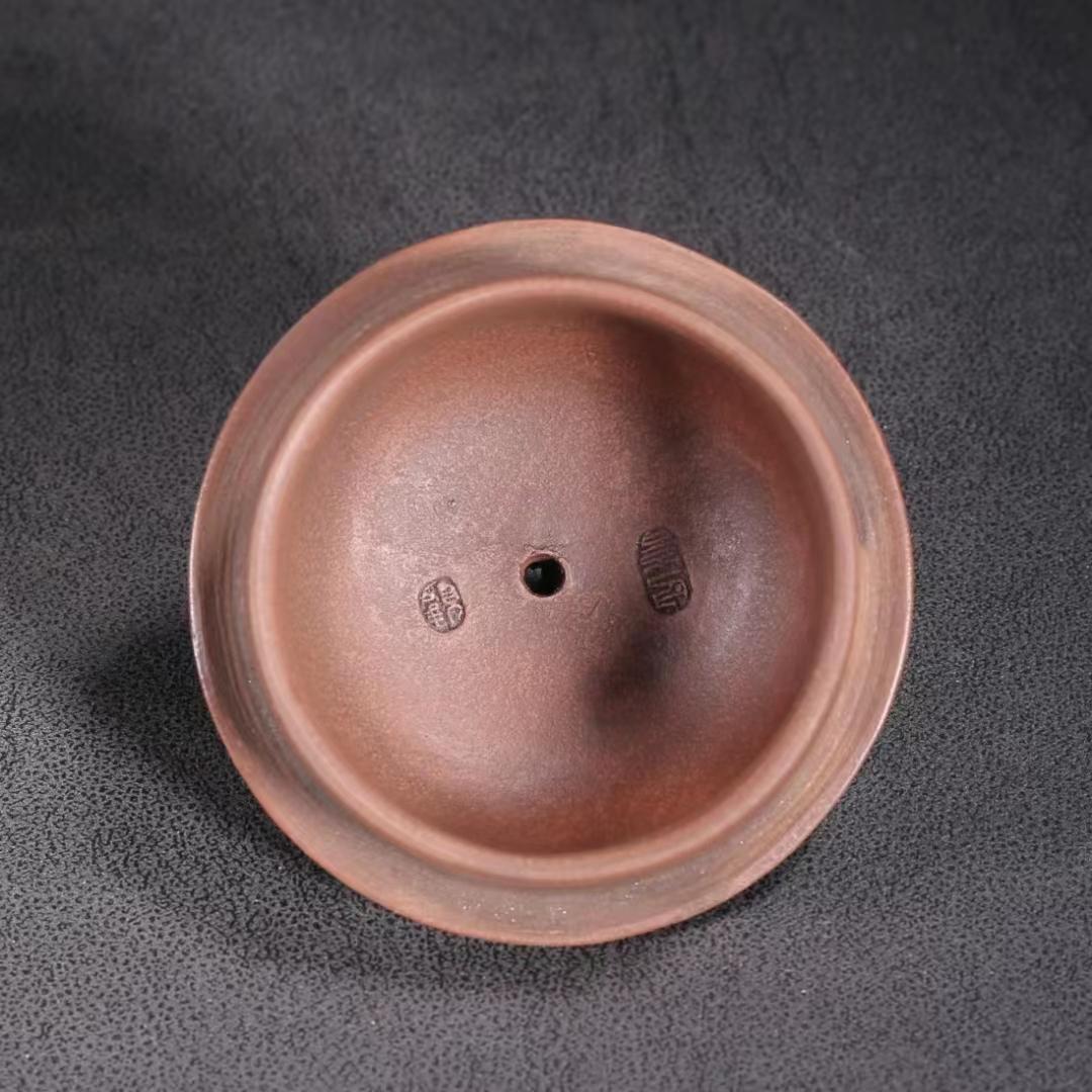 中国古美術・原鉱底槽清泥養神紋・紫砂壺・底款:顧景舟・