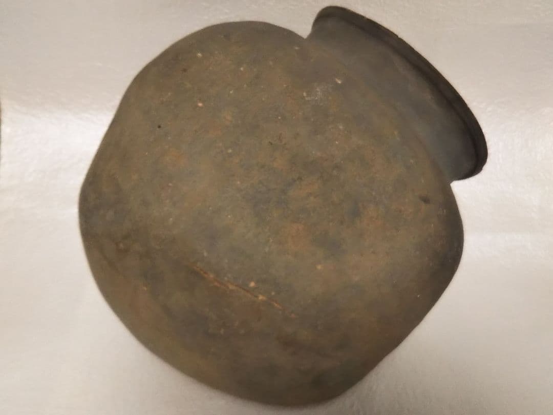 須恵器系（！？）やや大振りな丸壺