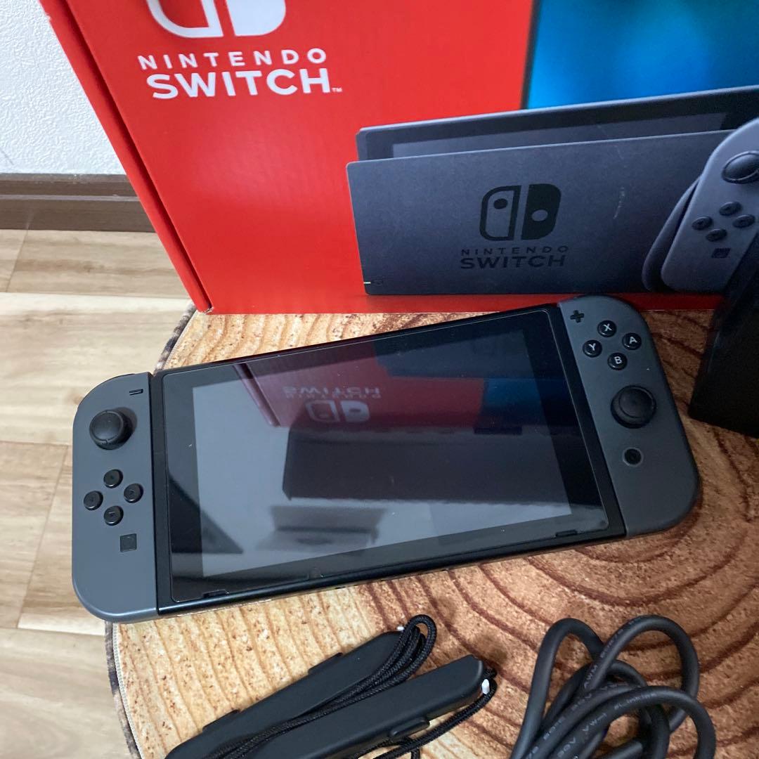 Nintendo Switch ニンテンドースイッチ本体　グレー①