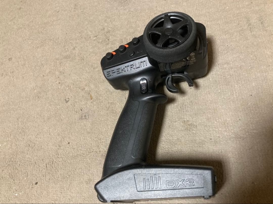 トラクサス Traxxas 1/10 スラッシュ　2WD ラジコンカー