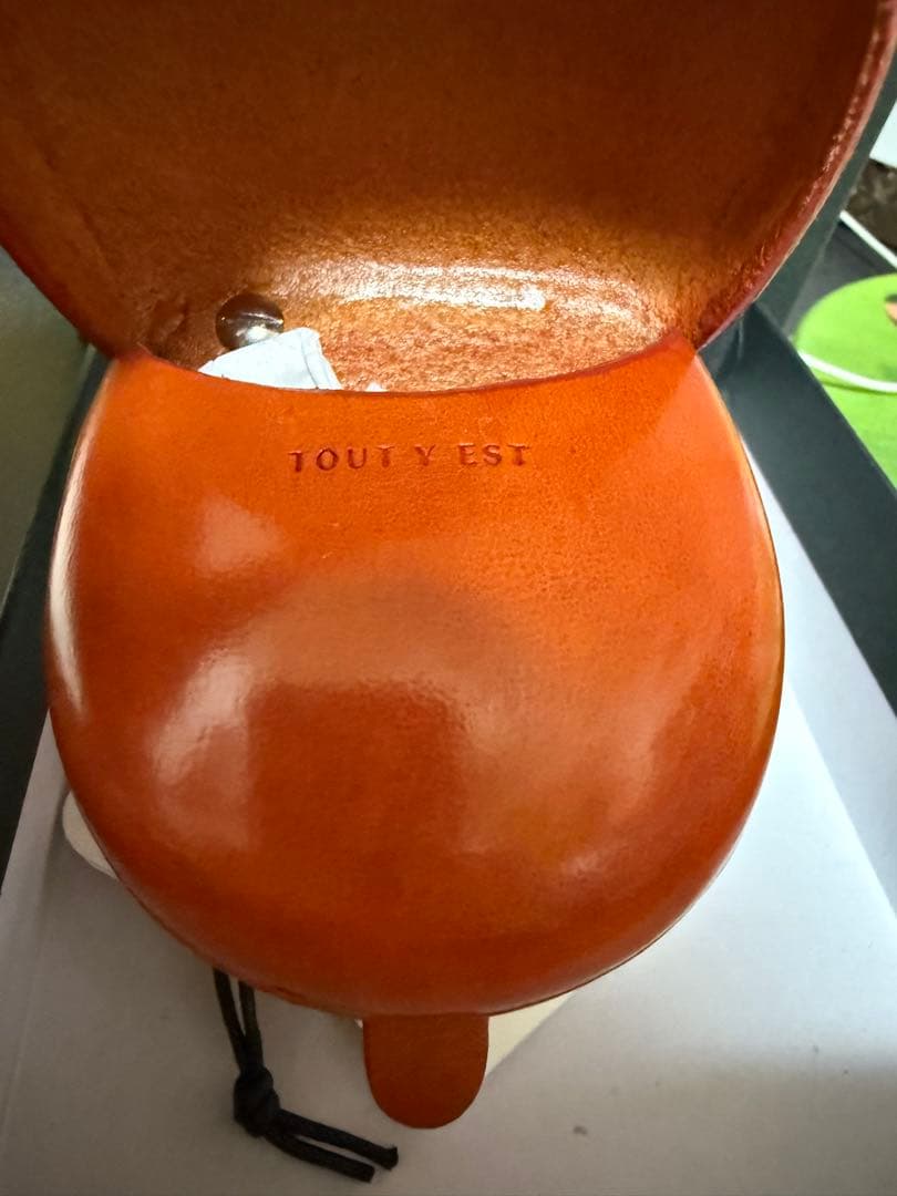 TOUT Y EST ケー　オレンジ イタリア製