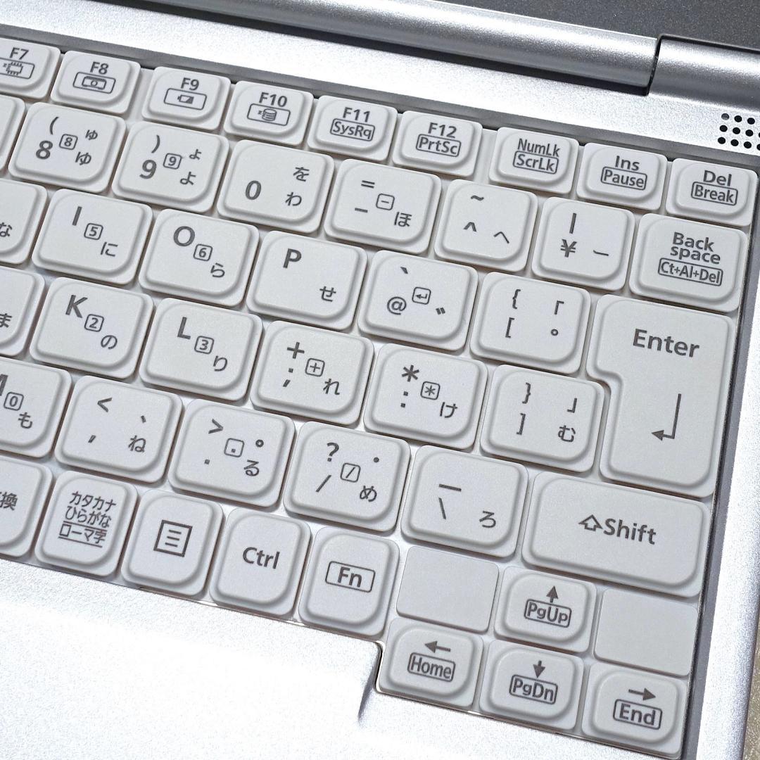 極美品のバリ速モバイル✨11世代コアi7に超高速