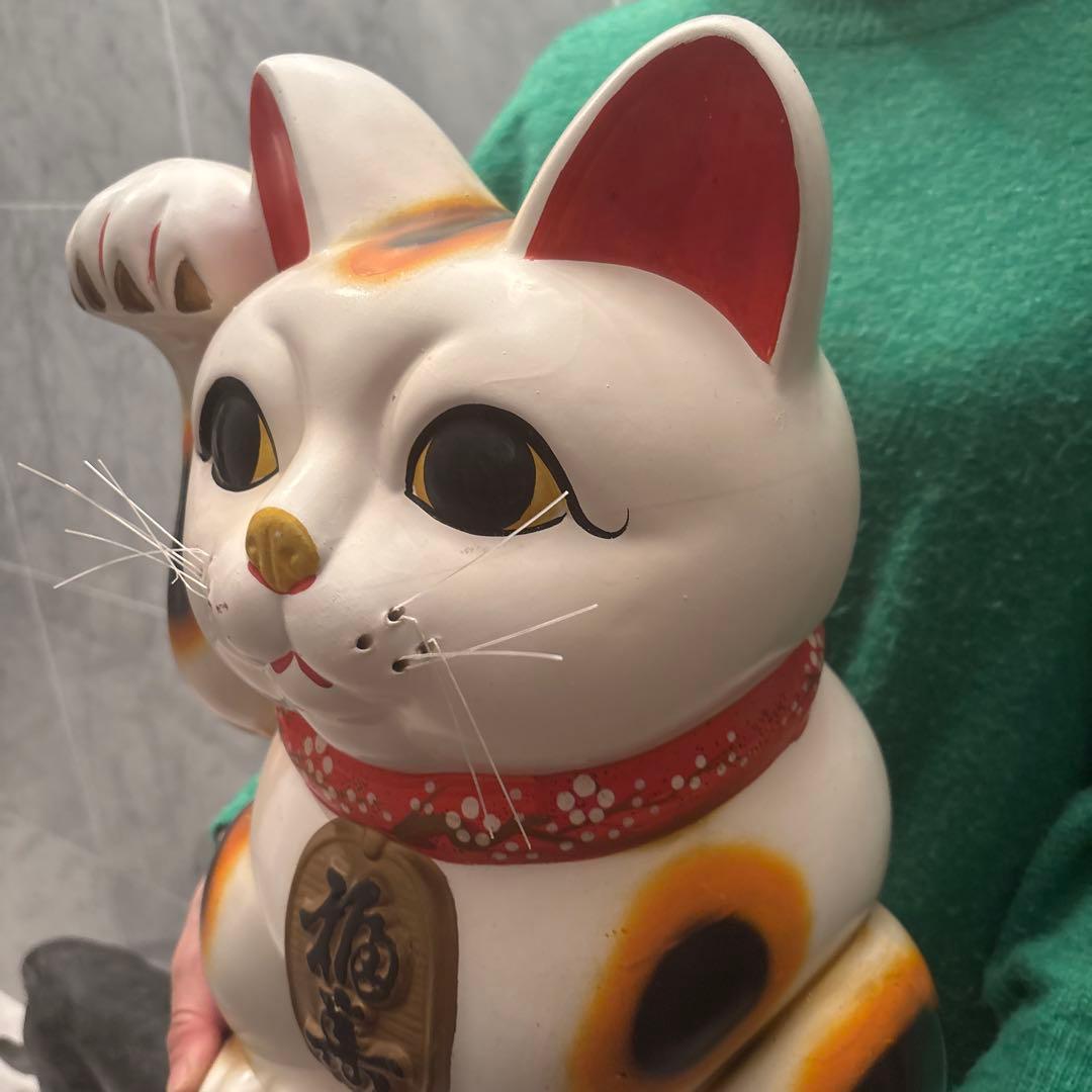 アンティーク手描きの瞳やふっくらとしたお顔が美しい招き猫