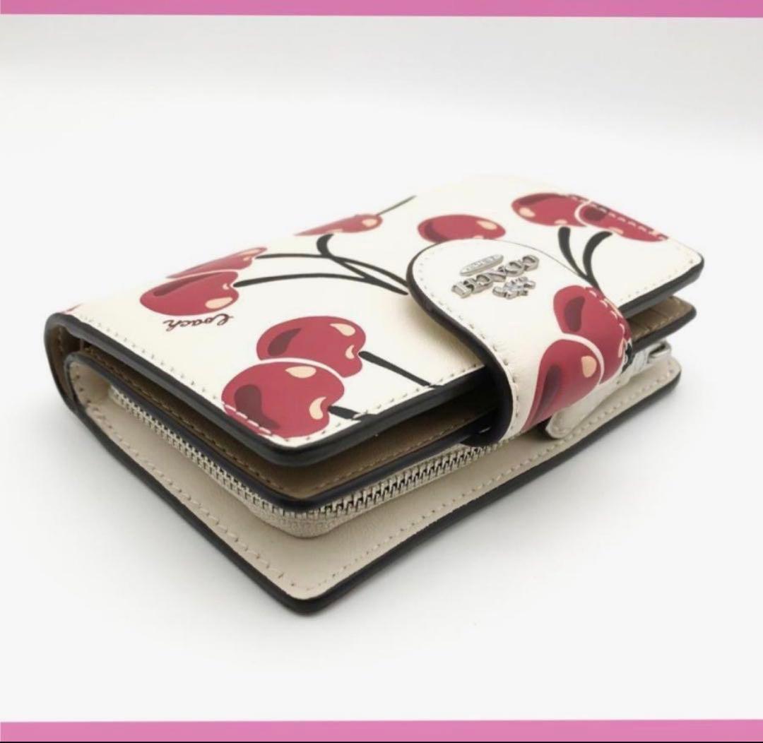 個数限定赤札 coachコーチストロベリープリントミディアム二つ折り財布