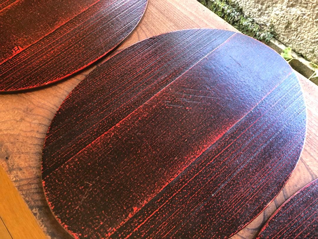 どっしり刳り貫き木地に深みある溜塗の美しいお膳3点（検越前塗敷板お盆