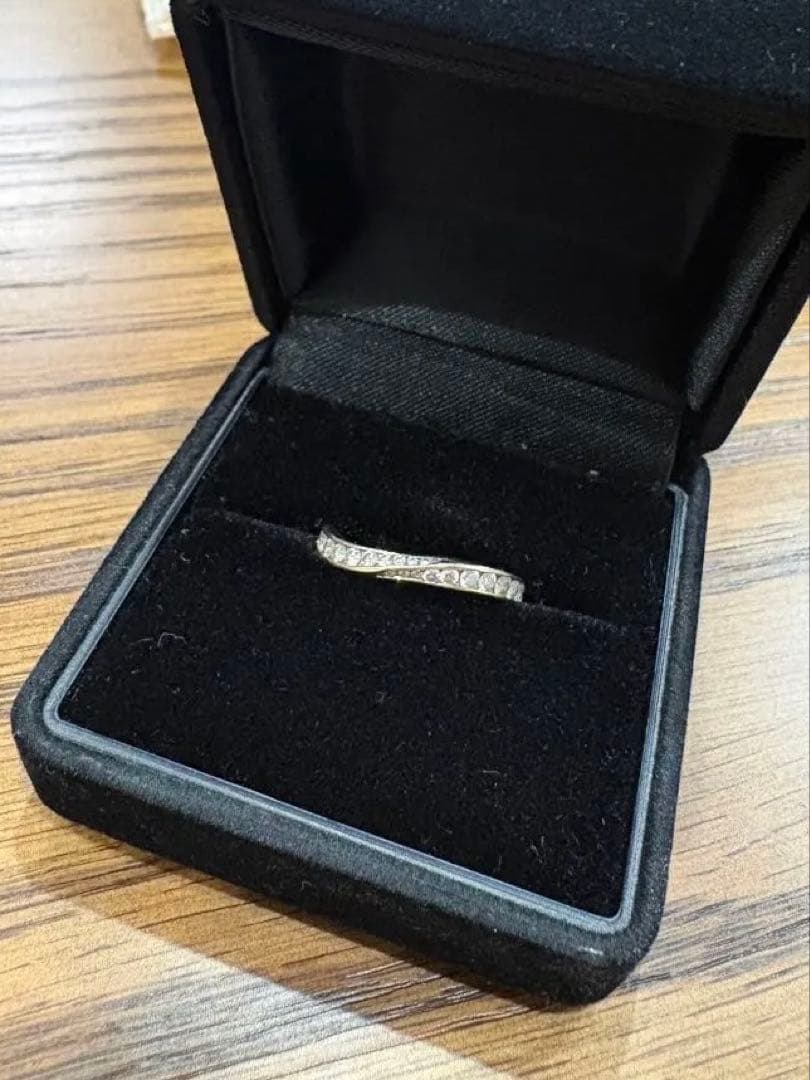 ウェーブ　ハーフエタニティ　ダイヤモンドリング　0.3ct 13号