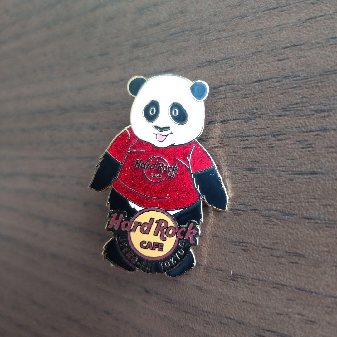 ☆ハードロックカフェ 上野駅☆赤Tシャツパンダ ピンバッジ☆ - メルカリ