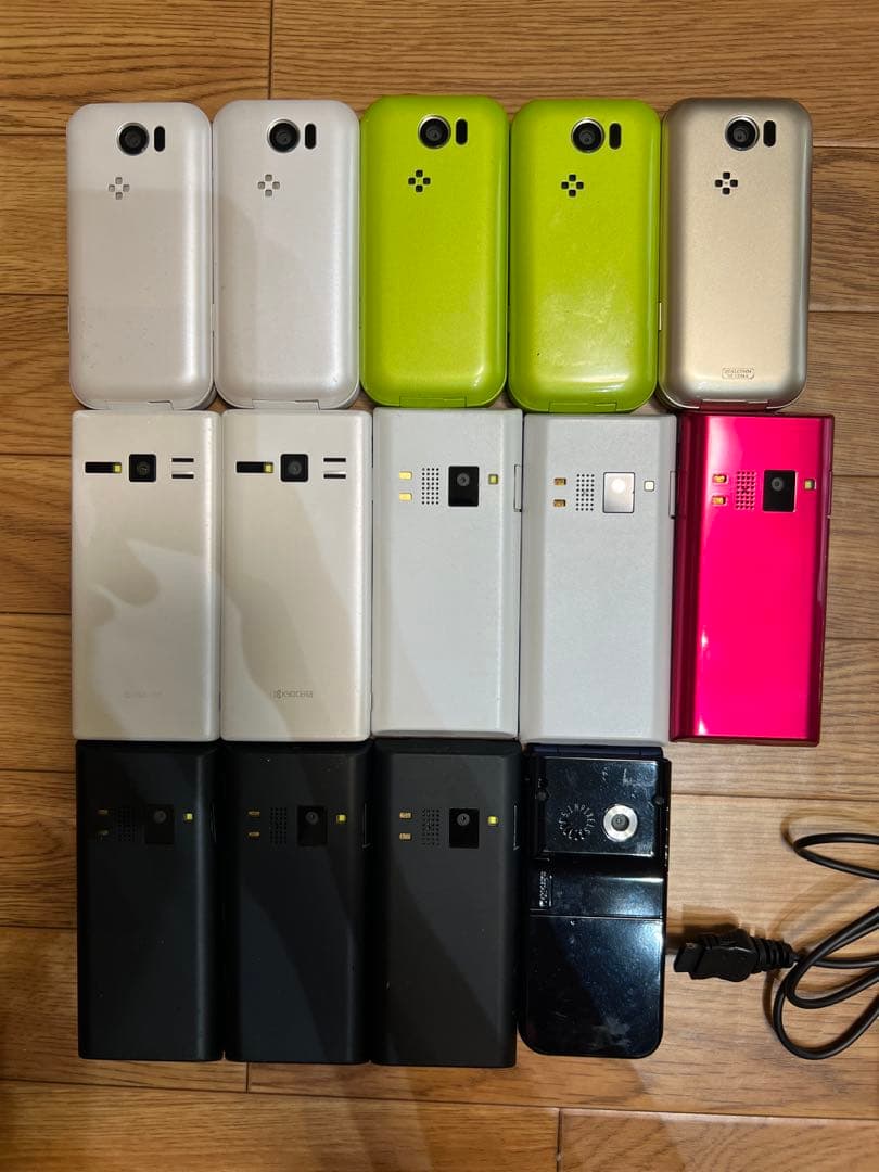 ジャンク品ガラケー14点他まとめ売り - メルカリ
