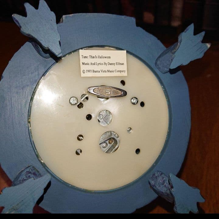 ディズニー ナイトメアービフォアクリスマス スノードーム サリー