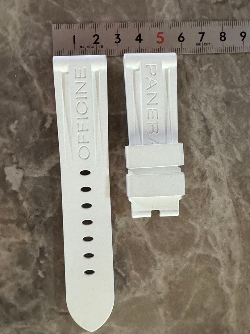 PANERAI OFFICINE ホワイトラバーベルト