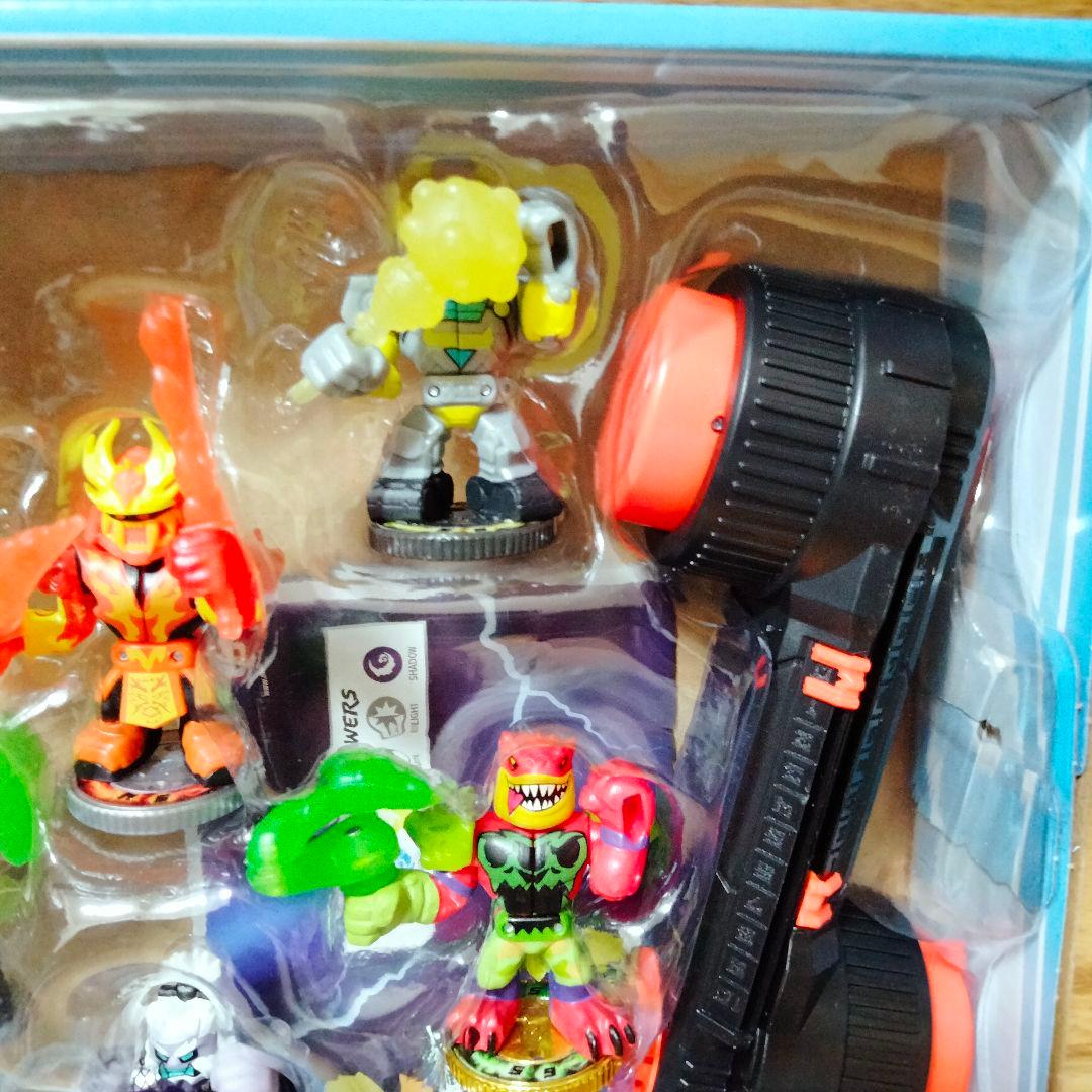 Akedo アケドの伝説 ボタンバッシュ コレクターパック フィギュア10体