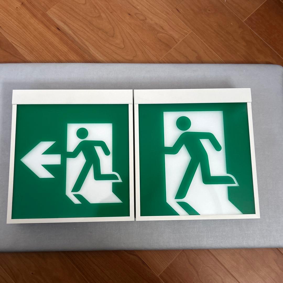 パナソニック コンパクトスクエア 非常口 避難口通路誘導灯 B級片面灯