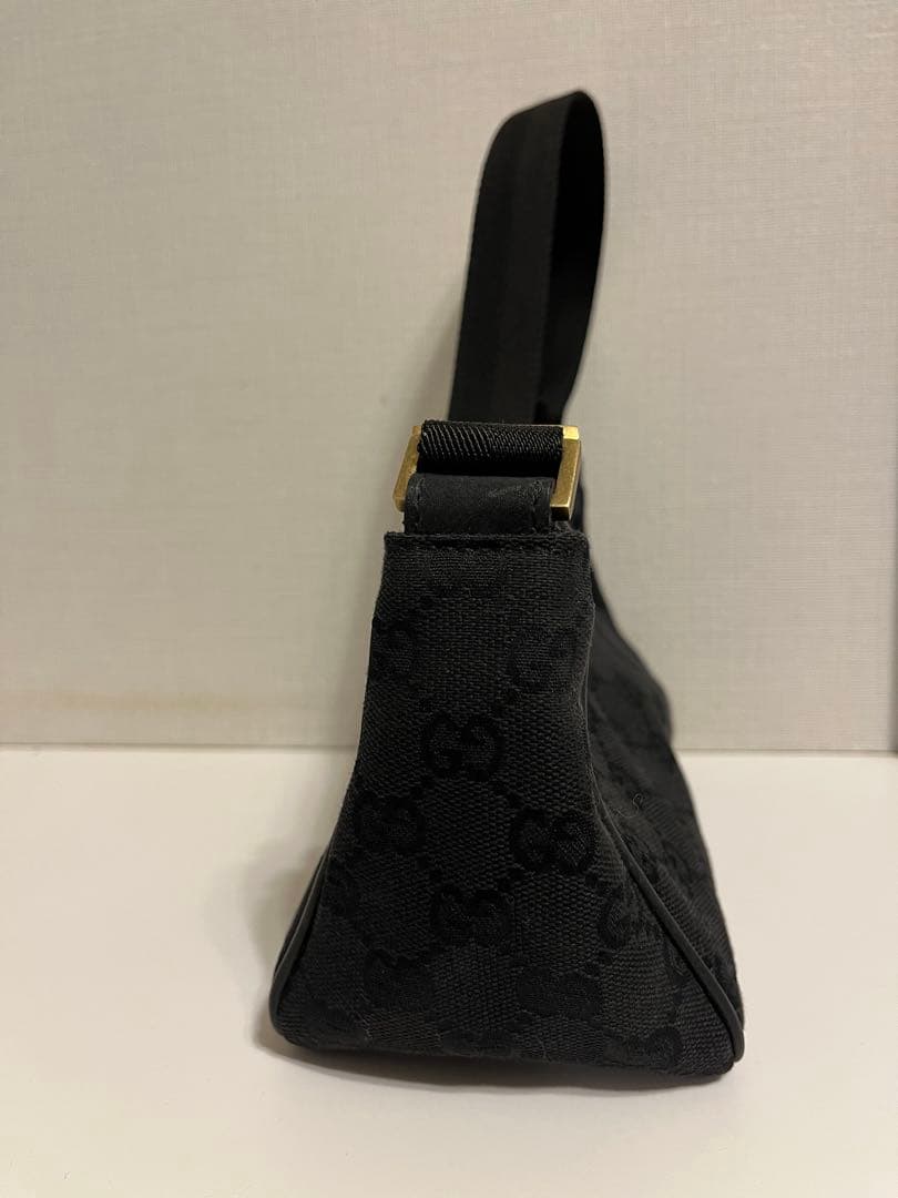 GUCCI ブラック　アクセサリーバック