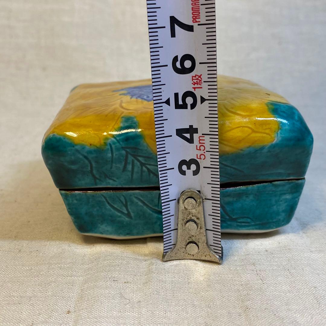 九谷焼　香合　花の図　春夏秋冬　茶道具　在銘