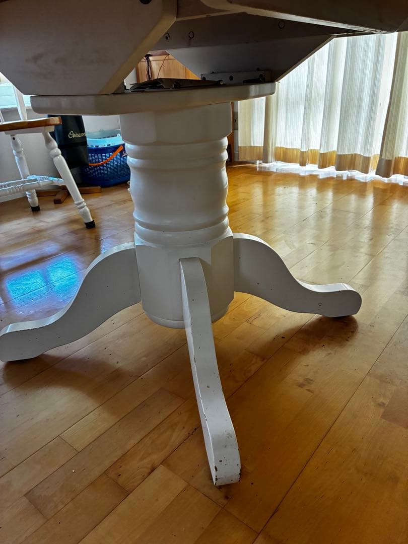 楕円形ダイニングテーブルと椅子セット