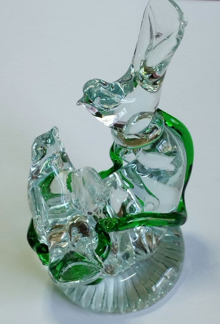 クリスタルガラスの鳥の置物 2羽の鳥がさえずってます。角度を
