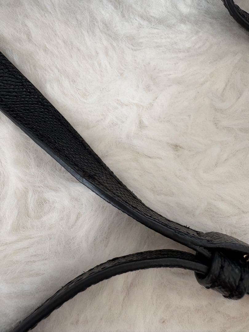 FURLA　フルラ　ショルダーバッグ　ダブルファスナー　レザー　ブラック