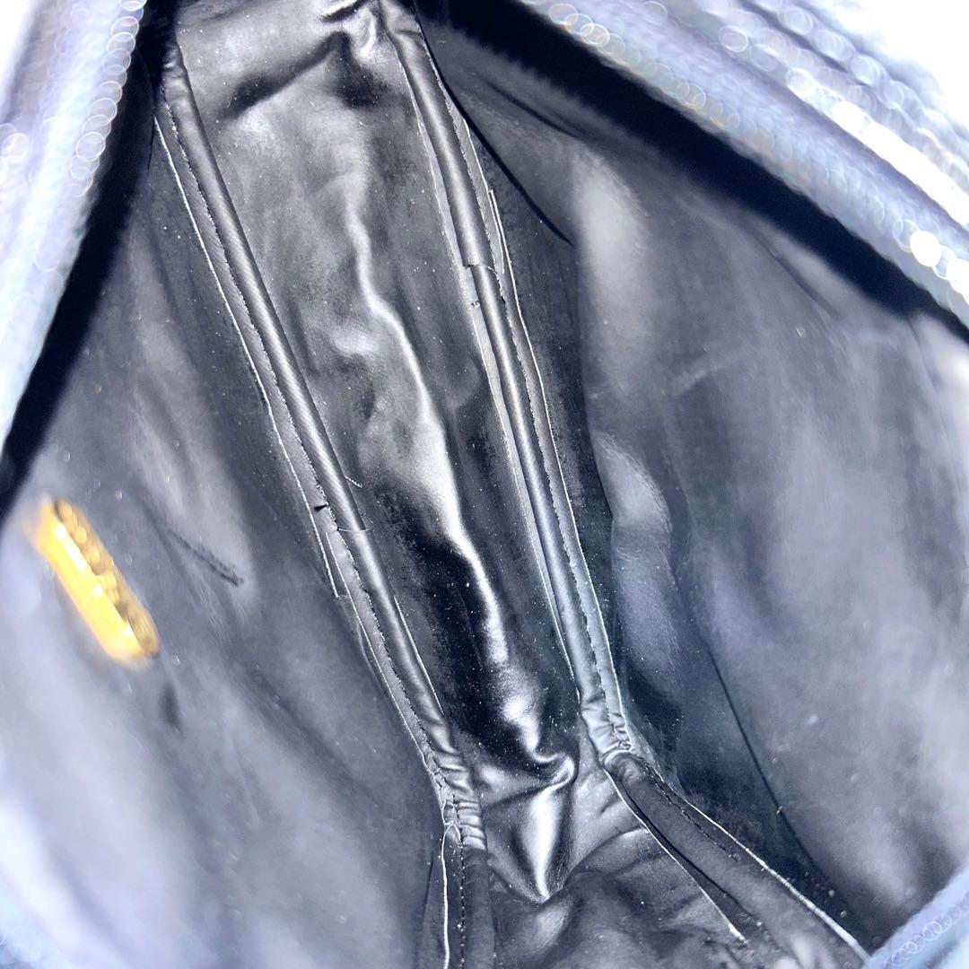 美品　FENDI ズッキーノ　FF柄　カメラバッグ　ショルダーバッグ　グレー