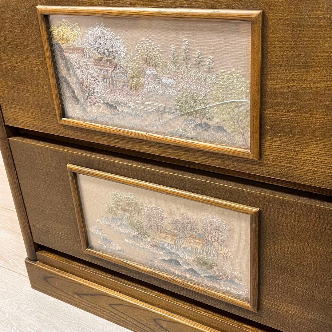 こ50)戸塚刺繍 風景画 木製多段チェスト 洋箪笥