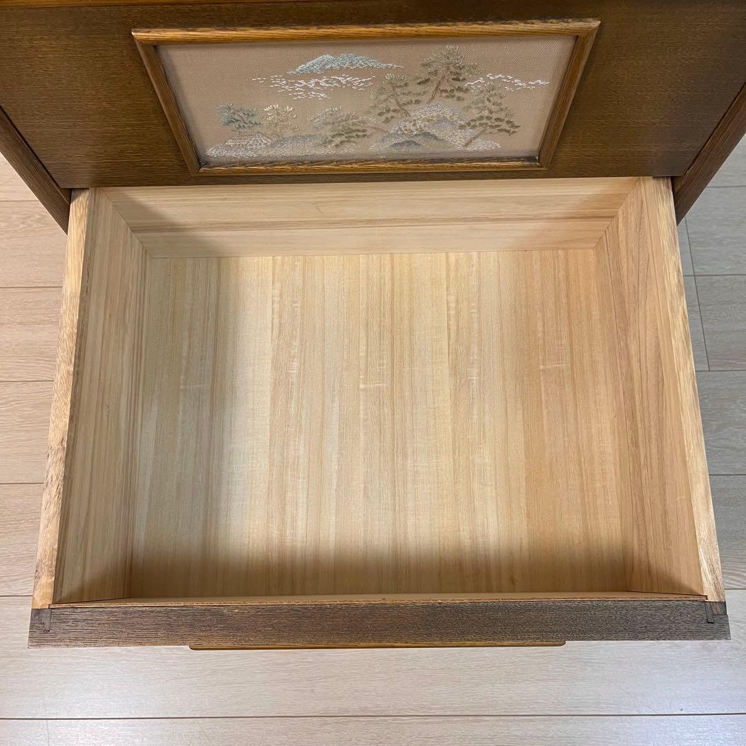 こ50)戸塚刺繍 風景画 木製多段チェスト 洋箪笥