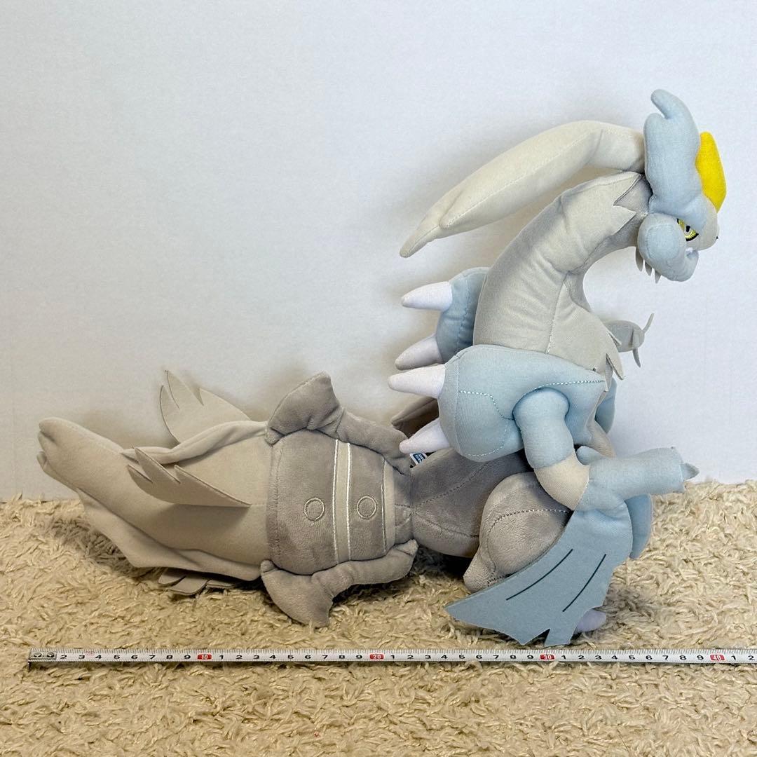 キュレム　ぬいぐるみ　ホワイトキュレム　ブラックキュレム　タカラトミー　TOMI