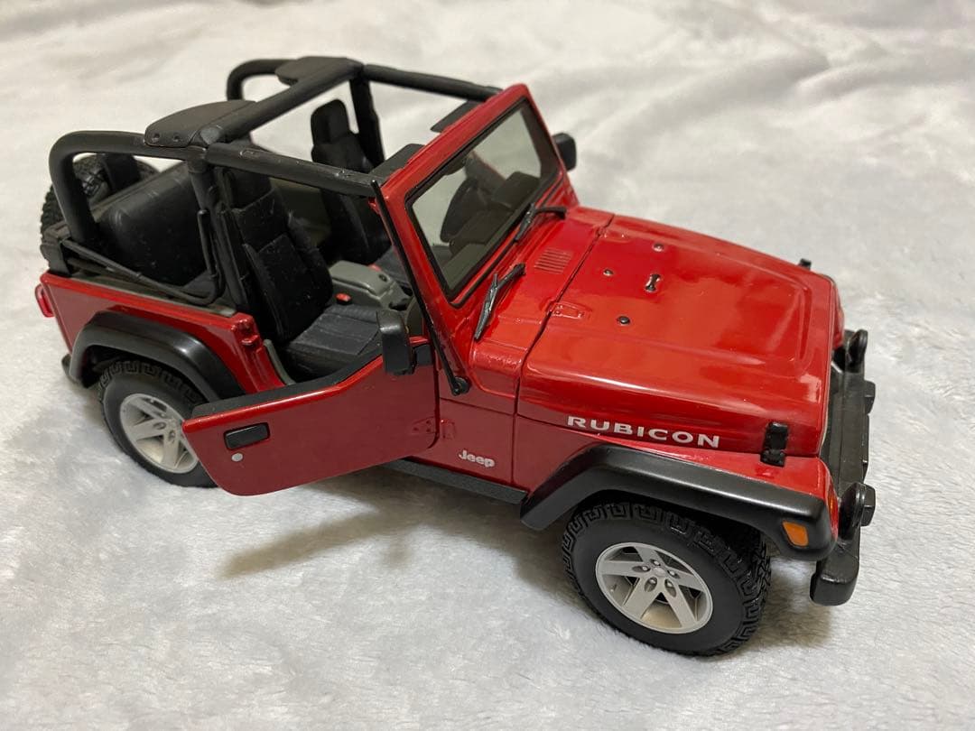 ミニカー Maisto Jeep Wrangler Rubicon 1/18