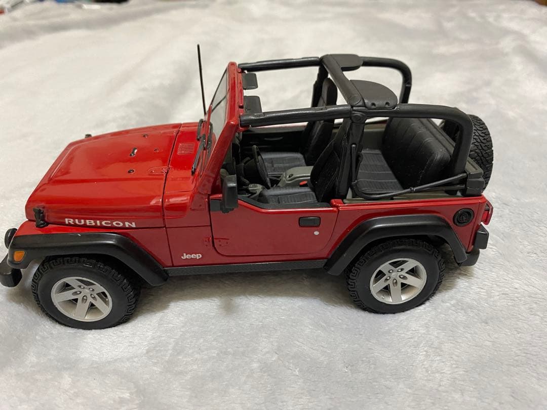 ミニカー Maisto Jeep Wrangler Rubicon 1/18
