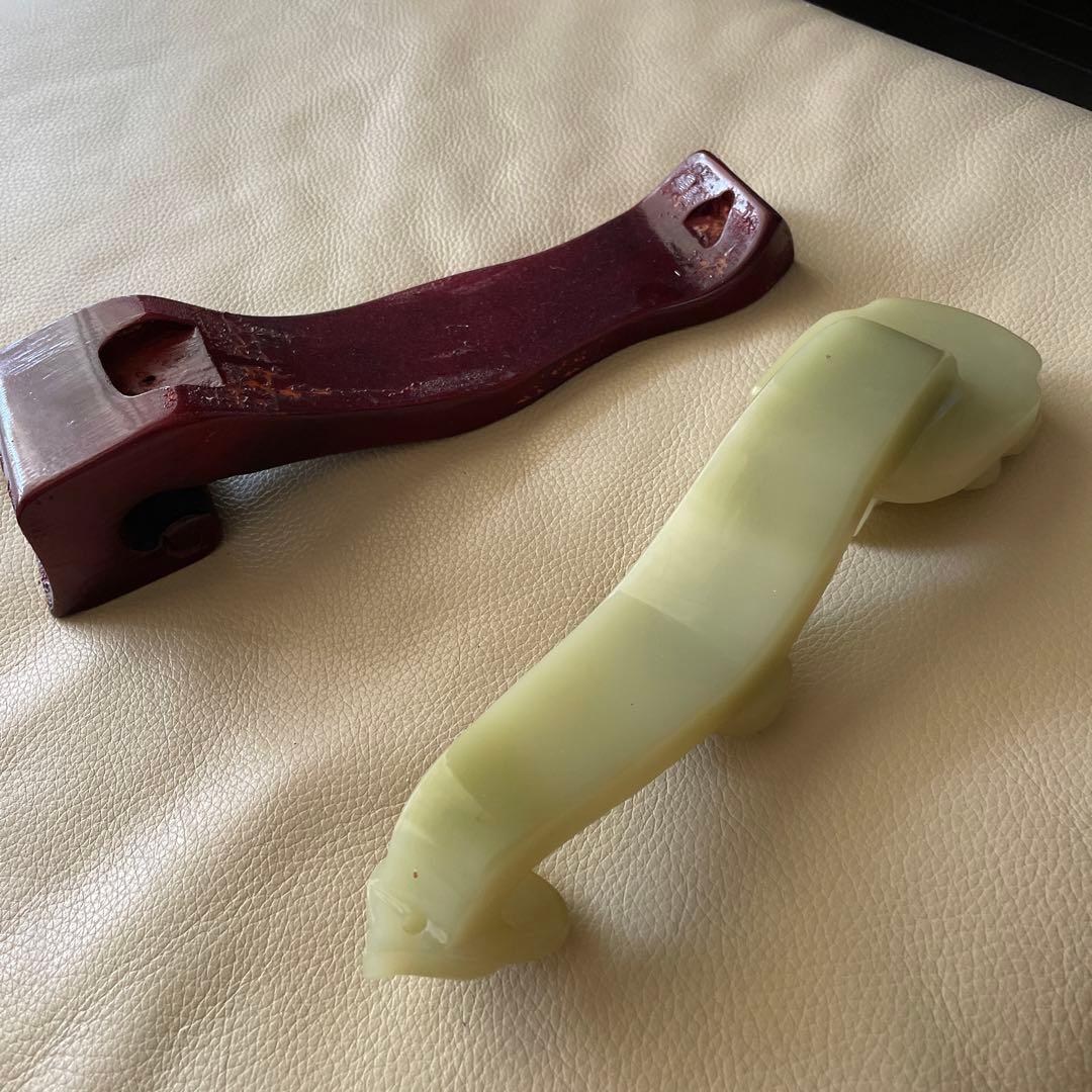 中国 玉石 龍神 如意 飾り台付き 美術品・アンティーク・コレクション