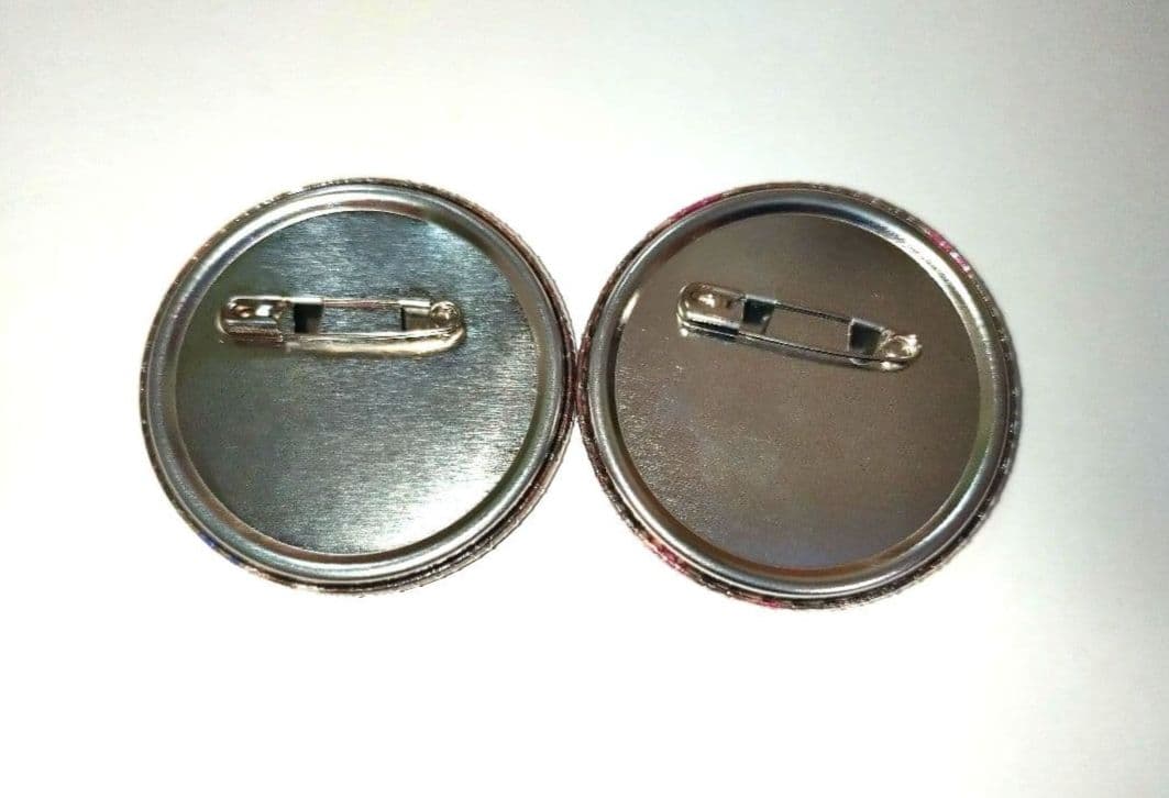 名探偵コナン 真夏の大冒険 那須ガーデンアウトレット 缶バッジ 毛利蘭 工藤新一