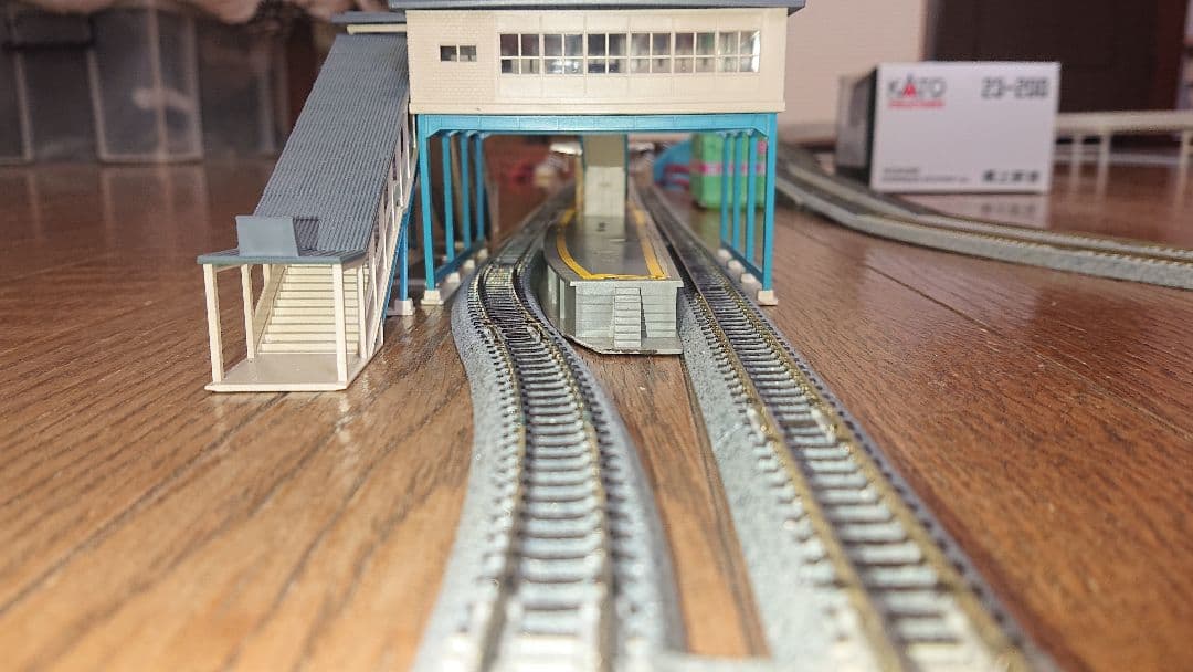KATO製品 複線レイアウト(橋上駅舎・島式ホーム・立体交差)① 【改造