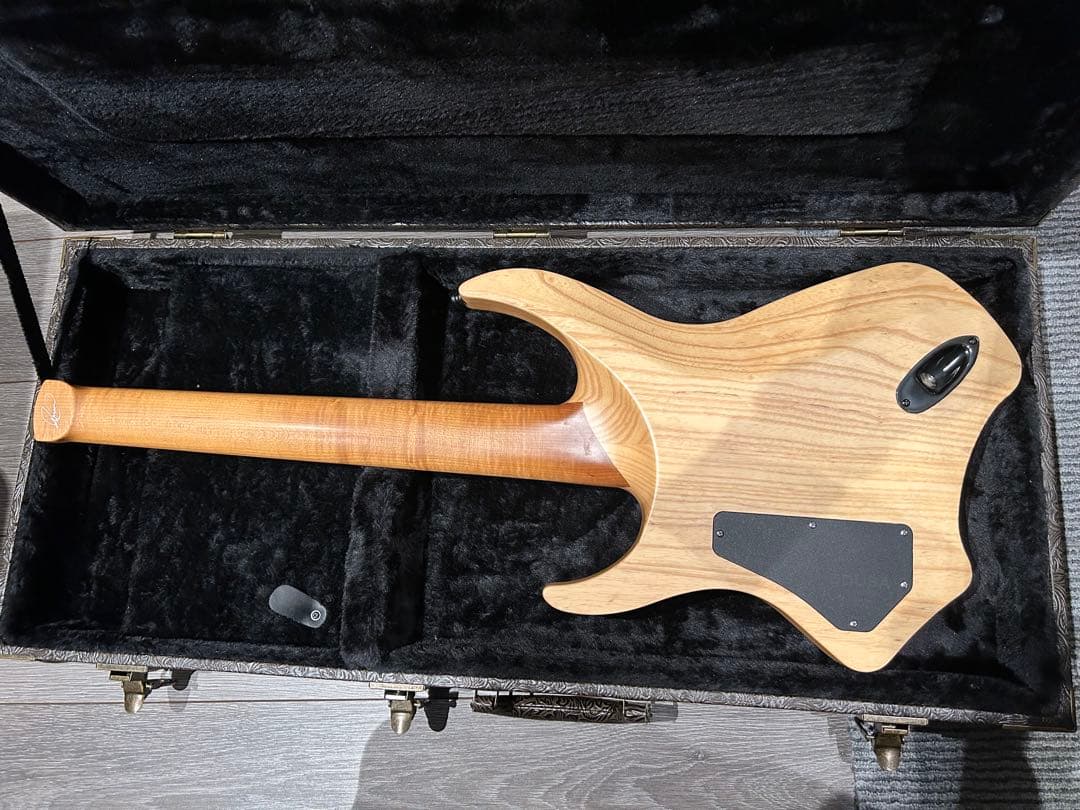 Acacia guitars MEDUSA 7弦ヘッドレス