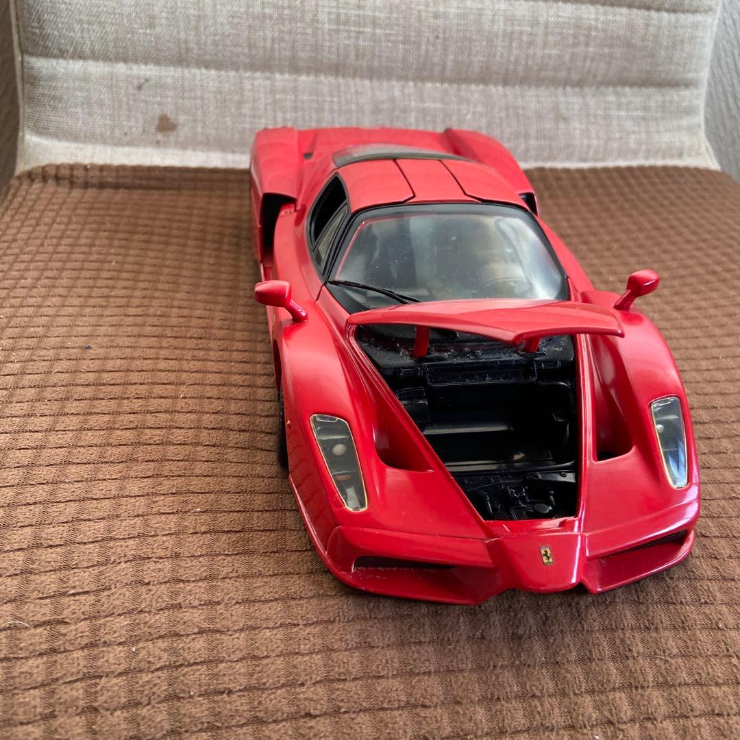 Ferrari Enzo 1/18スケールモデル