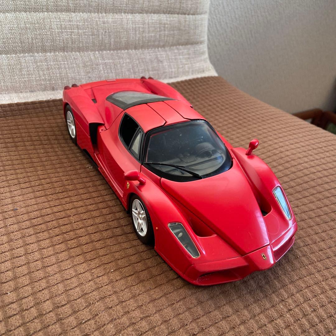 Ferrari Enzo 1/18スケールモデル