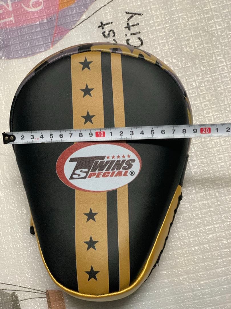 TWINS ペアパンチミット 金 ゴールド 黒 新品値下げ不可