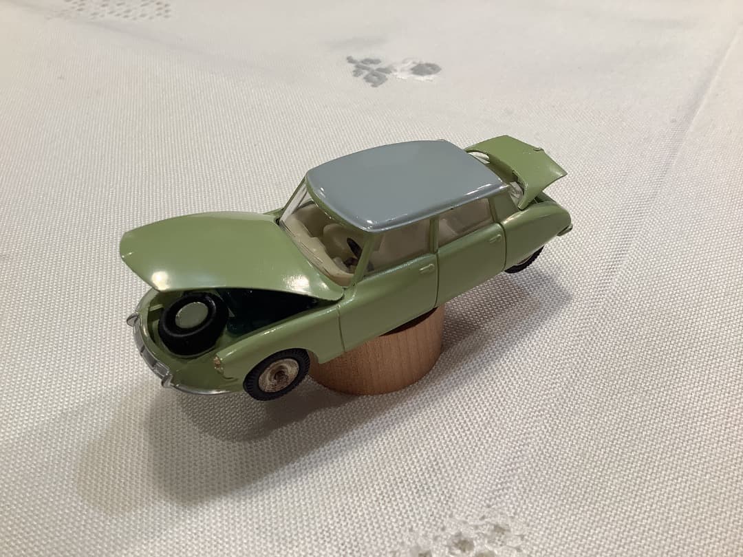 美品　激レア　仏製DINKY TOYSシトロエンDS19 ミニカー