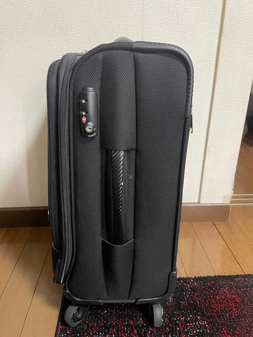 値下げしました】スーツケース プラスワンラゲージ黒 機内持込 35ℓ