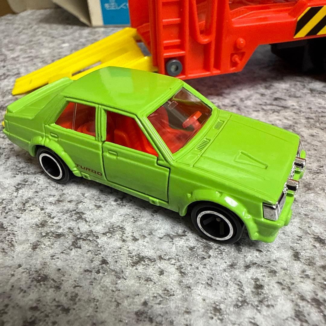 し*！様 当時もの　トミカ　カーキャリアセット