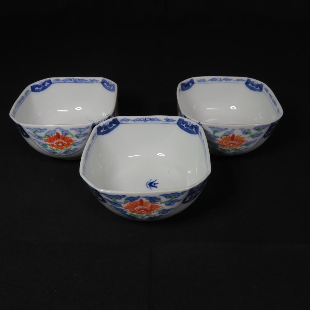 向付 3客 染付 色絵付 花唐草 角向付 窯傷 歪み 向付 3客 染付 色絵付 花唐草 角向付 窯傷 歪み 向付 3客 染付 色絵付