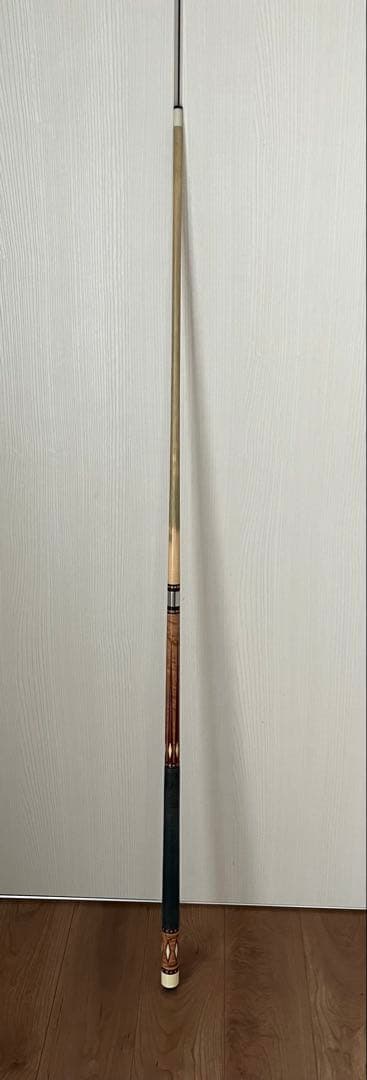 ビリヤードキュー: ルカシー•バディホール + アダム ケース付